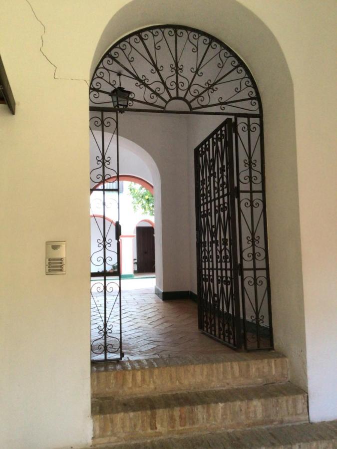 Puerta Romana Carmona  Buitenkant foto