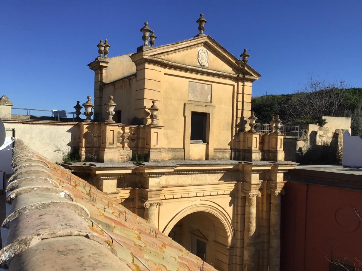 Puerta Romana Carmona  Buitenkant foto