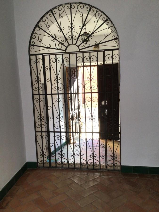 Puerta Romana Carmona  Buitenkant foto